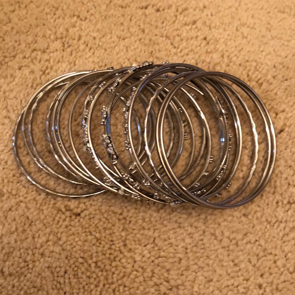 16 Piece Bangle